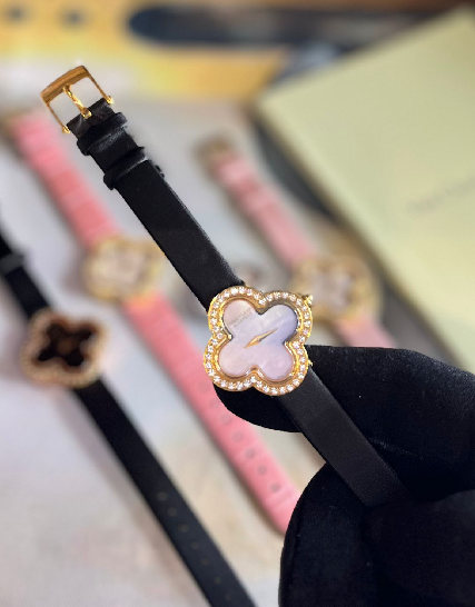 Van Cleef Watch#50